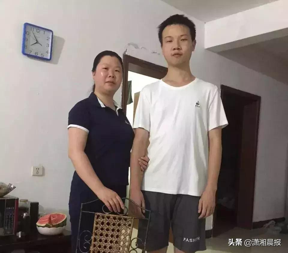 管家婆，解锁两组三中三的奥秘