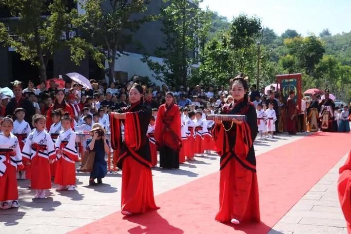 探索香港六和合，一场别开生面的现场直播盛宴