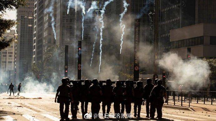 哥伦比亚爆发抗议，社会不满情绪的集中释放与治理挑战哥伦比亚爆发抗议原因