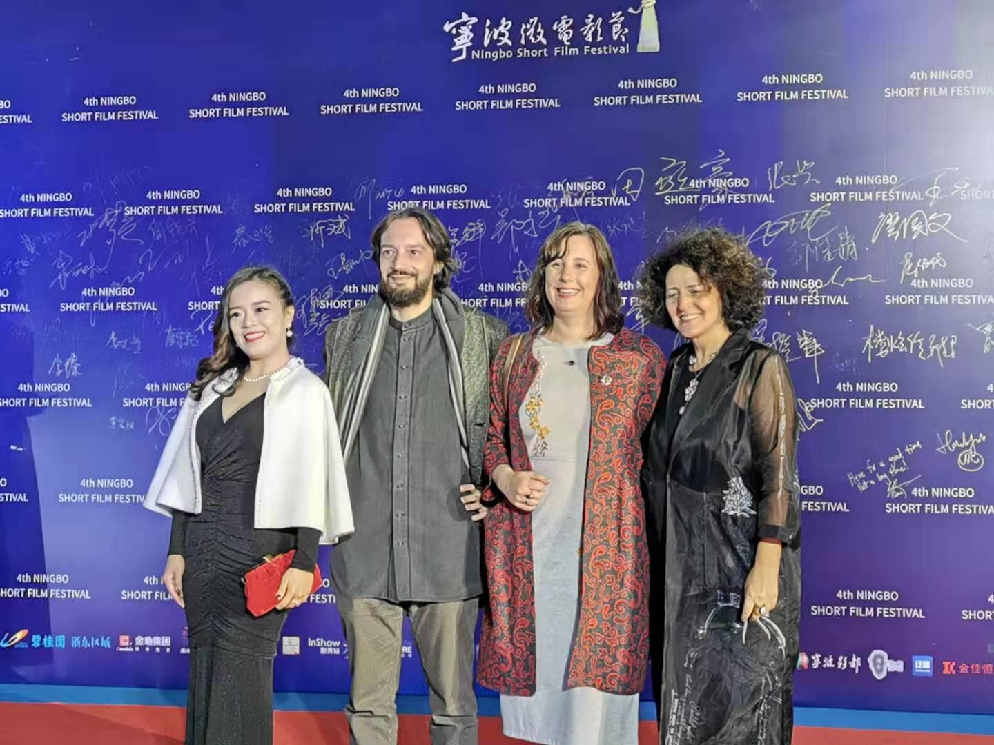 探秘香港娱乐新闻，星光璀璨背后的故事与影响香港娱乐新闻报道